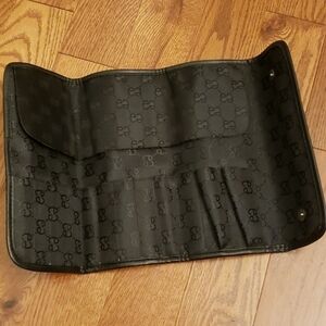 𝅺brush sleeve 12 compartments.